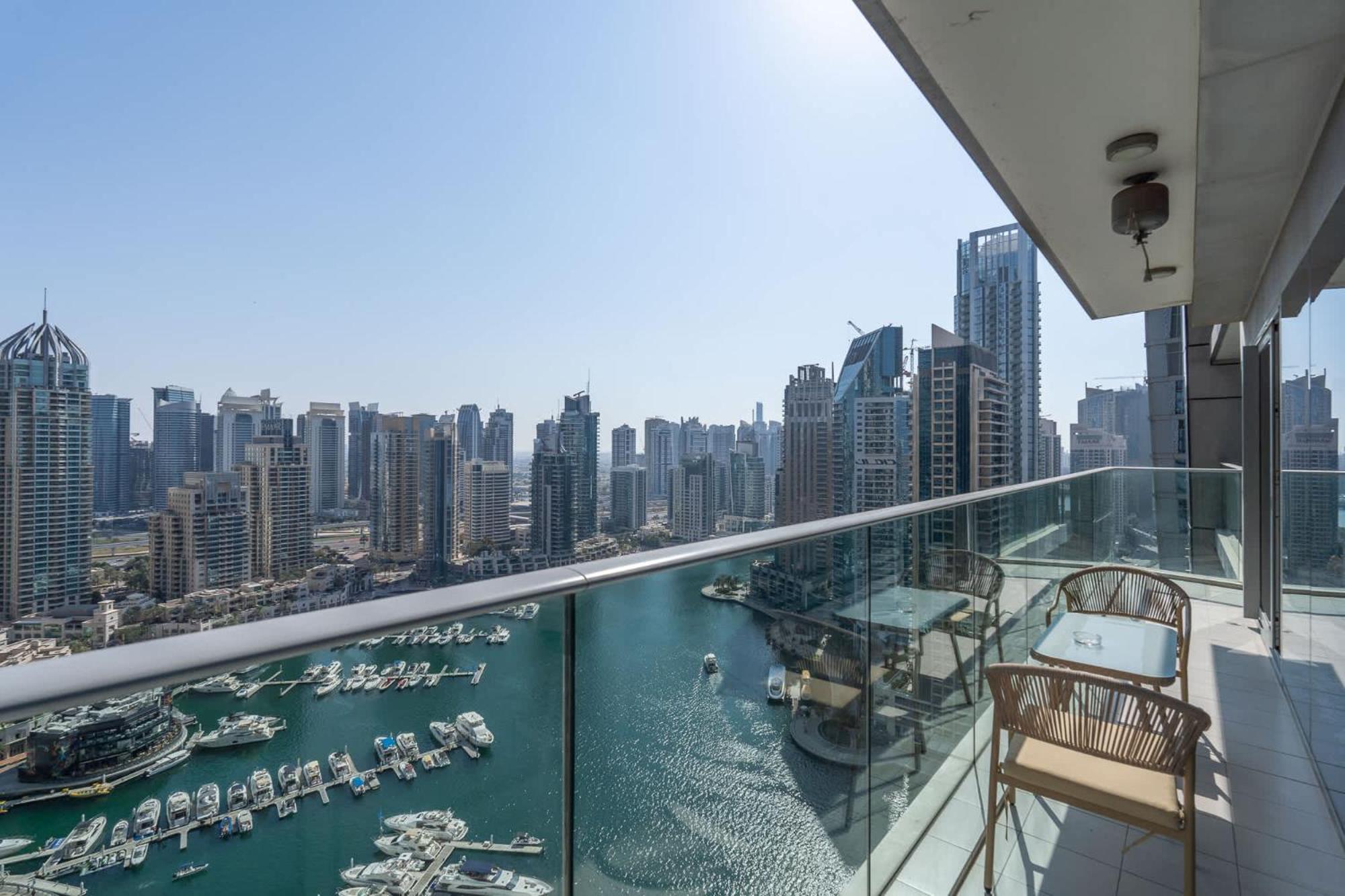 Marina Views And A 3 Bedroom In Marina *